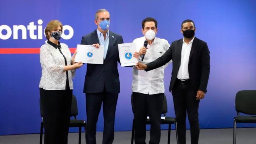 Abinader recibe respaldo de intelectuales y artistas; les dice serán protagonistas de su gobierno