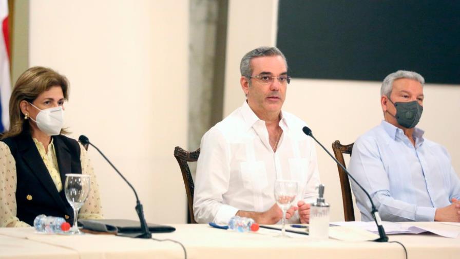 Abinader instruye a funcionarios proteger familias ante potencial ciclón tropical Abinader instruye a funcionarios proteger familias ante potencial ciclón tropical