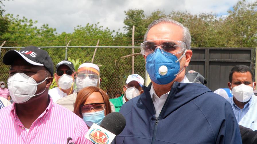 Abinader dice en vez de unir voluntades, las autoridades de salud lo que “han hecho es dividir”