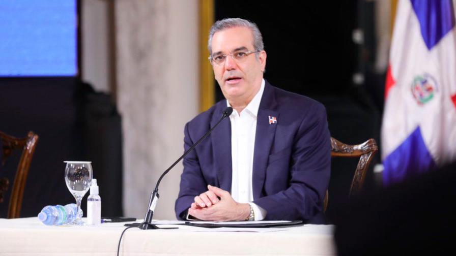 Abinader se colocará este miércoles tercera dosis de vacuna contra el COVID-19