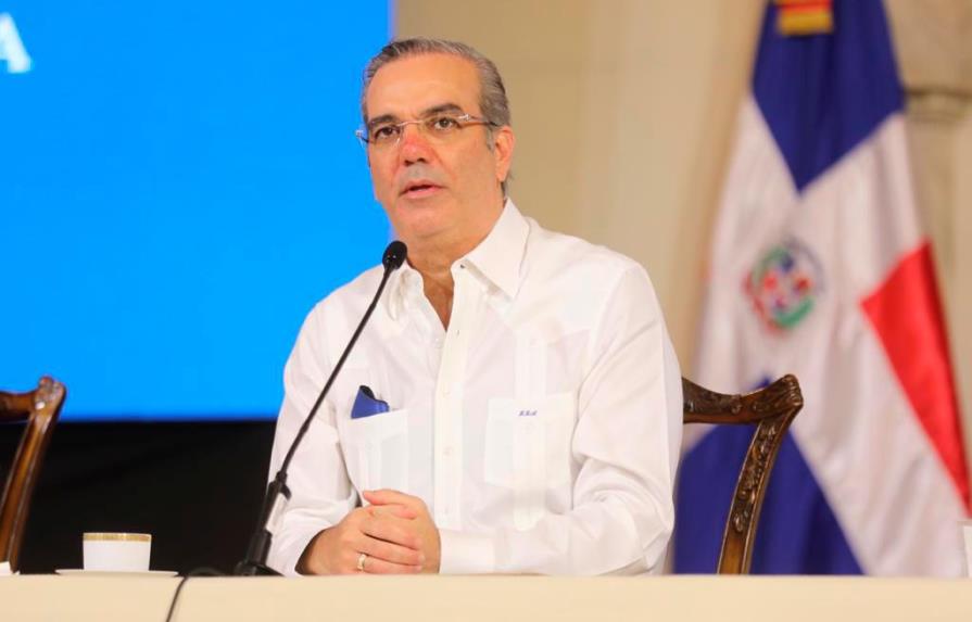 Abinader sobre parturientas indocumentadas: el sistema de salud dominicano no puede atender a dos países 