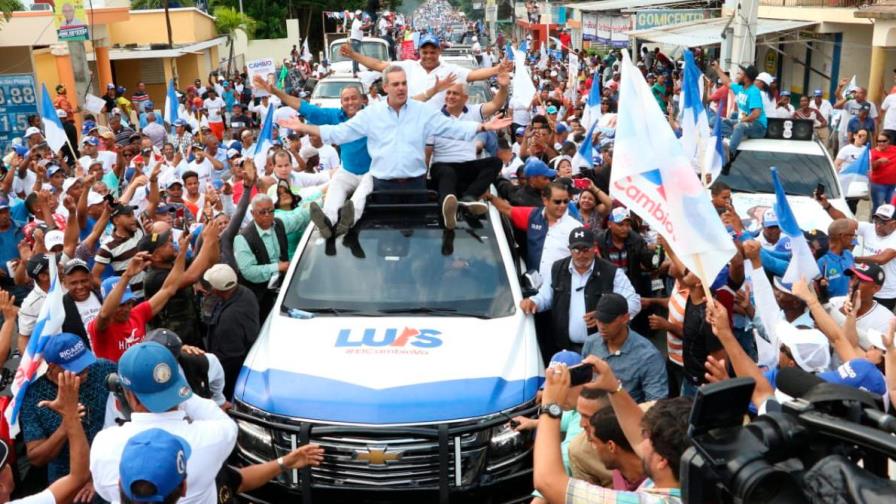 Luis Abinader pide a los perremeístas y aliados “escarbar” hasta el último voto