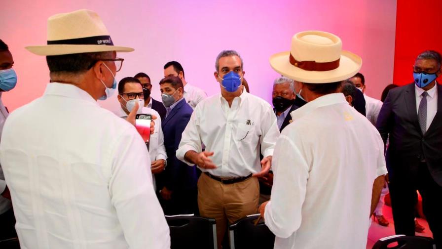 Abinader: es un abuso que no se haya depositado recursos al distrito Santiago Oeste