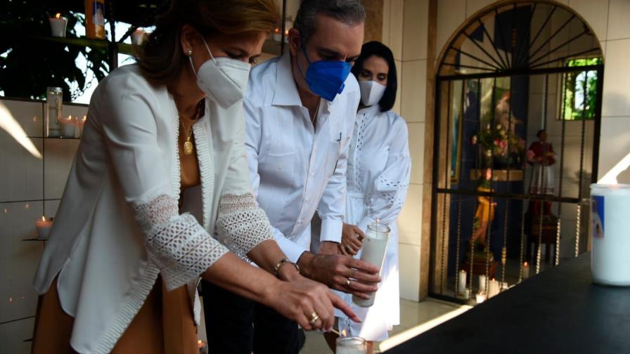 Presidente Abinader asiste a misa por el Día de las Mercedes al Santo Cerro