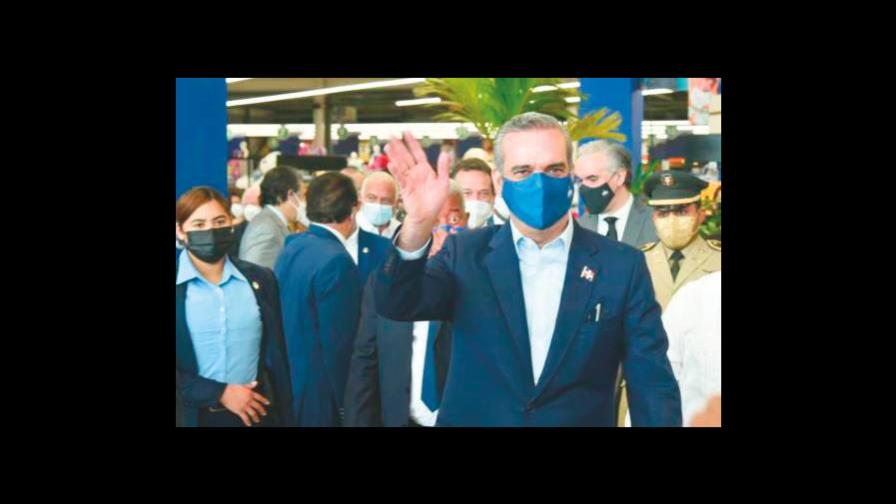 La oposición política enfrenta al gobierno de Luis Abinader