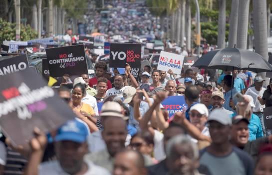 Oposición política en República Dominicana en busca de liderazgo 
