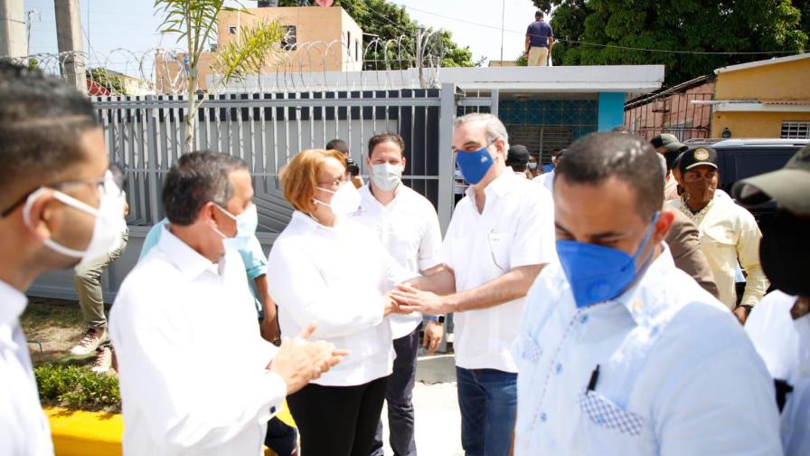 Presidente Abinader inaugura centro de atención primaria en Haina Presidente Abinader inaugura centro de atención primaria en Haina