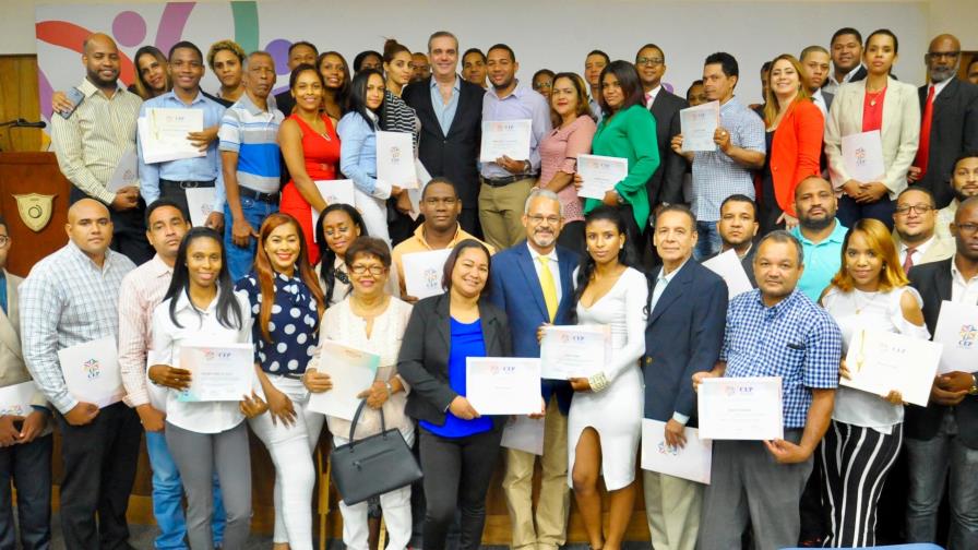 Luis Abinader: “RD está pagando un 32% por intereses de la deuda”