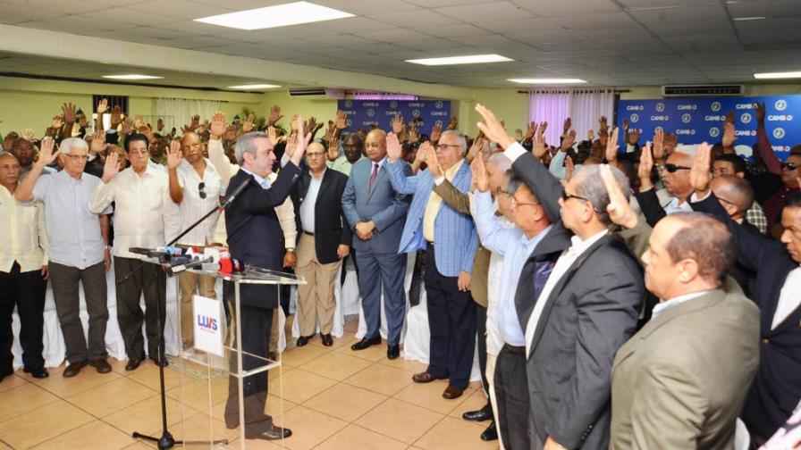 Abinader pide más controles en la emisión de la cédula y pasaportes