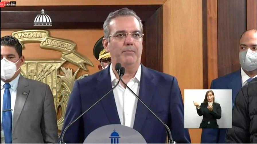 Presidente Luis Abinader regresa al país desde España Presidente Luis Abinader regresa al país desde España