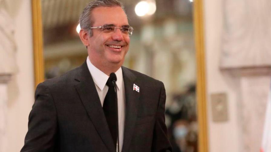 Abinader irá a recibir las primeras vacunas al aeropuerto