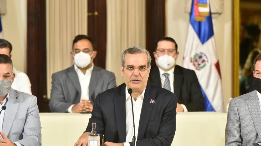 Abinader revela que sus hijas también están “cansadas” del toque de queda Abinader revela que sus hijas también están “cansadas” del toque de queda