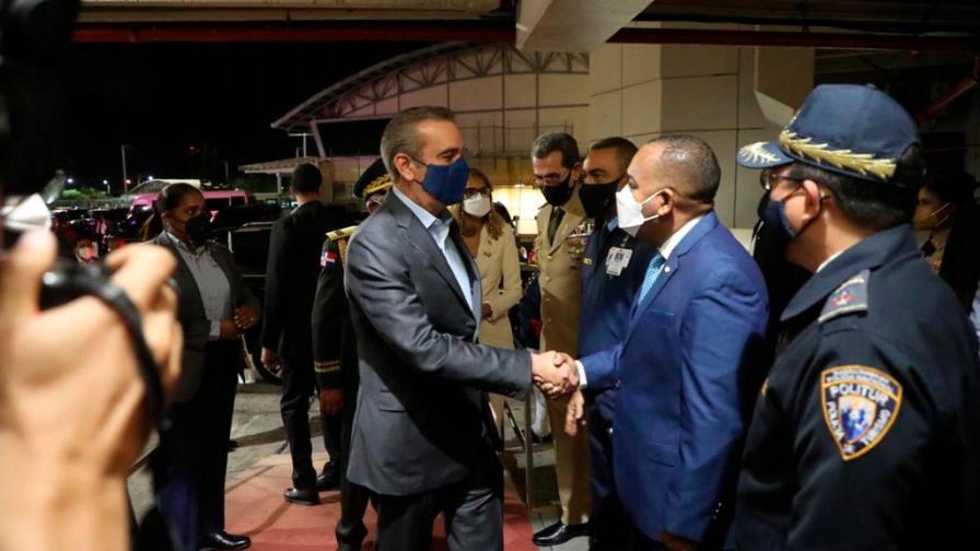 Luis Abinader sale del país para reunirse con presidentes de Panamá y Costa Rica 