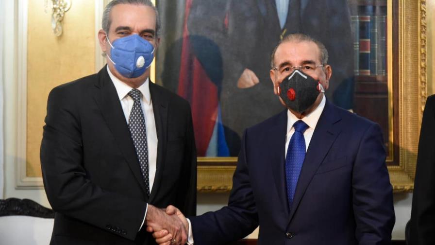 Danilo Medina y Luis Abinader reunidos en el Palacio Nacional