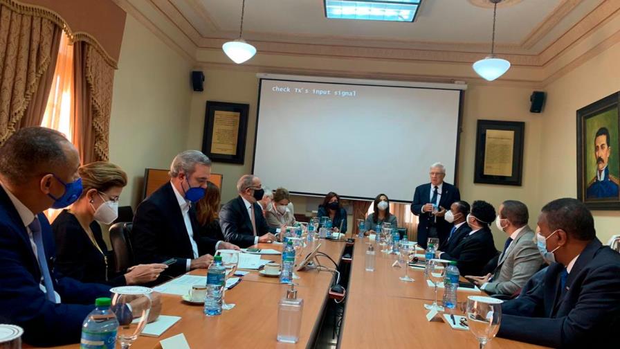 Radiofidusores plantean al presidente Abinader los problemas de su sector