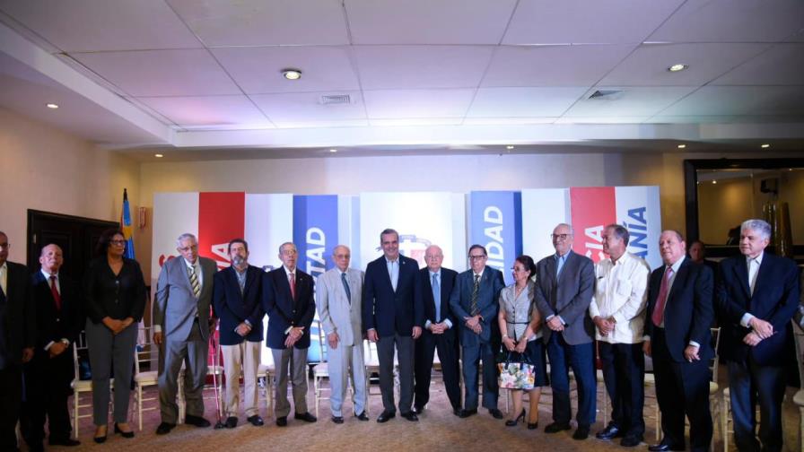 Personalidades anuncian  apoyo a candidatura de Luis Abinader
