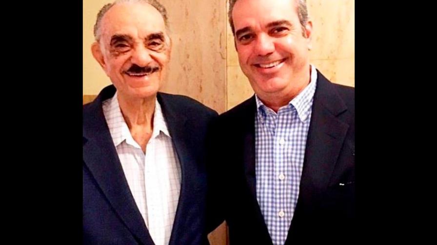 Políticos llenan sus redes de mensajes a los padres este domingo Políticos llenan sus redes de mensajes a los padres este domingo