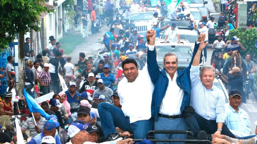 Abinader concluye en Higüey bajo lluvia recorridos de apoyo a candidatos municipales Abinader concluye en Higüey bajo lluvia recorridos de apoyo a candidatos municipales