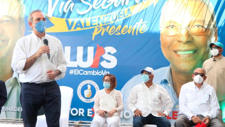 Abinader dice a la gente: “cojan lo que les den, pero voten por dignidad”