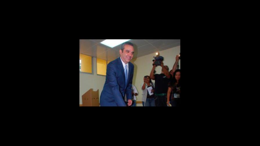 En vivo| Luis Abinader ejerce el derecho al voto  