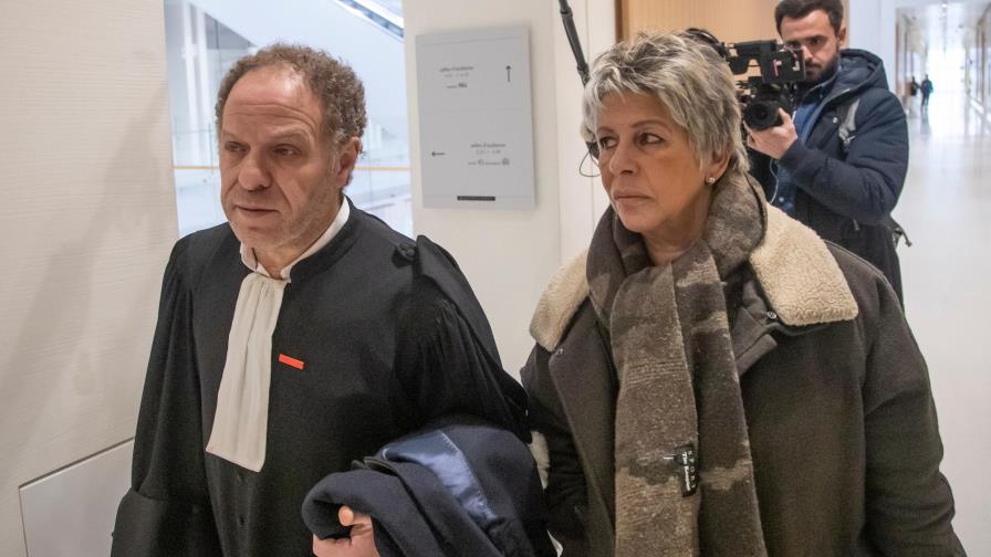 Registran domicilio de escritor francés investigado por violación de menores 