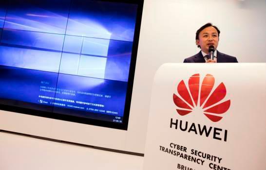 Ejecutivo de Huawei considera EEUU trata de “matarnos para mantener su posición dominante”