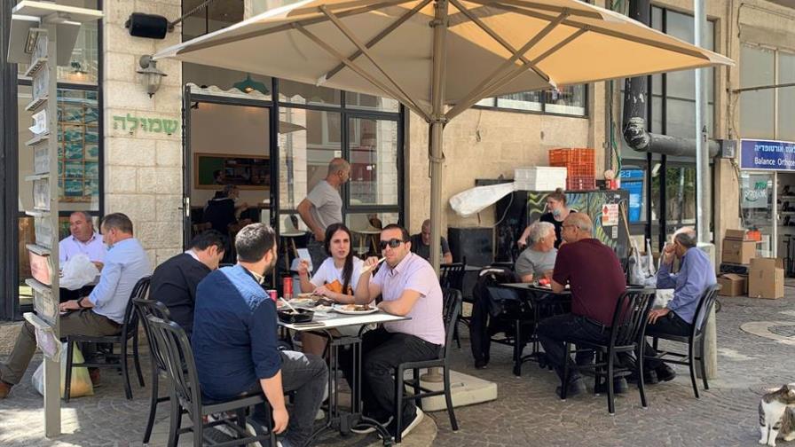 Israel cerrará tiendas, playas y restaurantes por la segunda ola de COVID-19