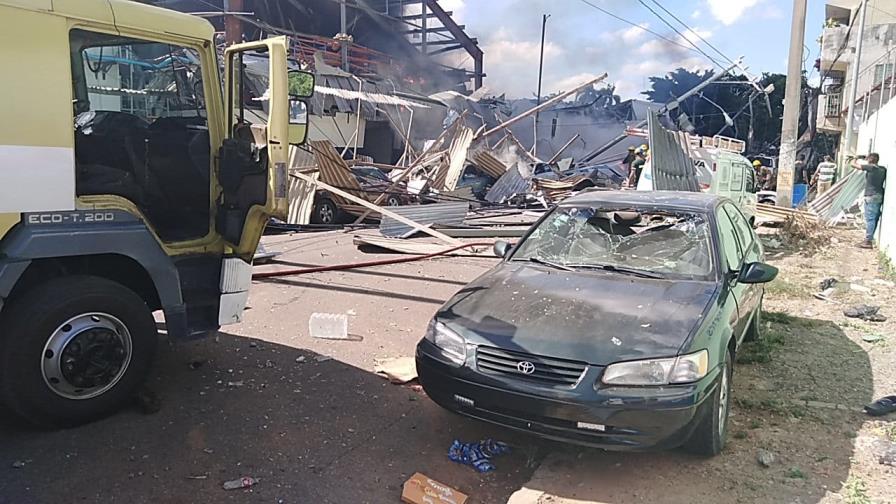 Hasta el momento son doce los heridos tras explosión en fábrica de plásticos Hasta el momento son doce los heridos tras explosión en fábrica de plásticos