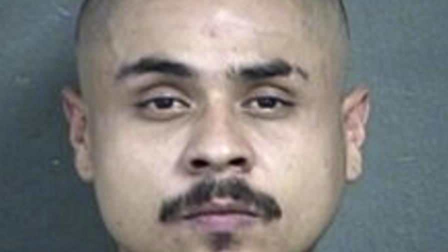 Buscan a uno de dos sospechosos de disparar en bar de Kansas