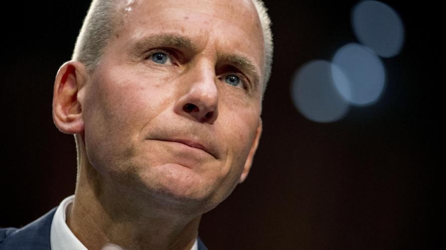 Director de Boeing renuncia durante problemas con avión Max