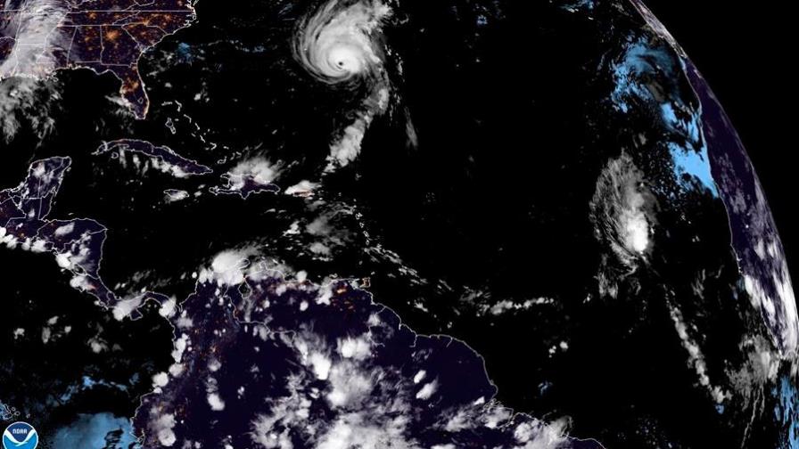 “Sam” tiene los días contados como huracán en el Atlántico norte