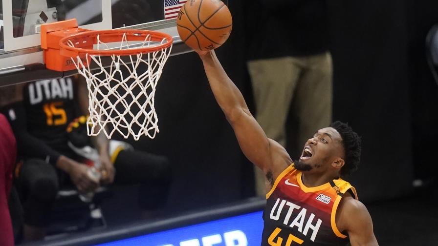 Jazz hila 21ra victoria en casa; vence a Bulls