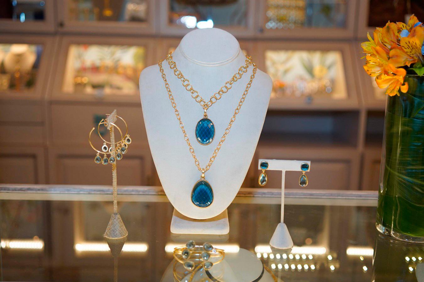 Collares y dijes de la colección “Fall Collection”. 