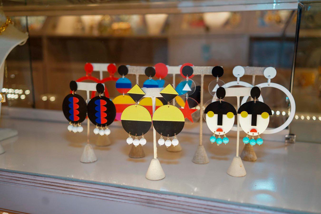 Aretes de la colección “Fall Collection”. 