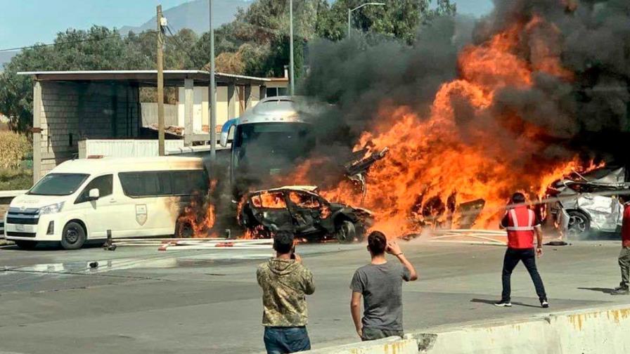 Aparatoso accidente vial en el centro de México deja 19 muertos Aparatoso accidente vial en el centro de México deja 19 muertos
