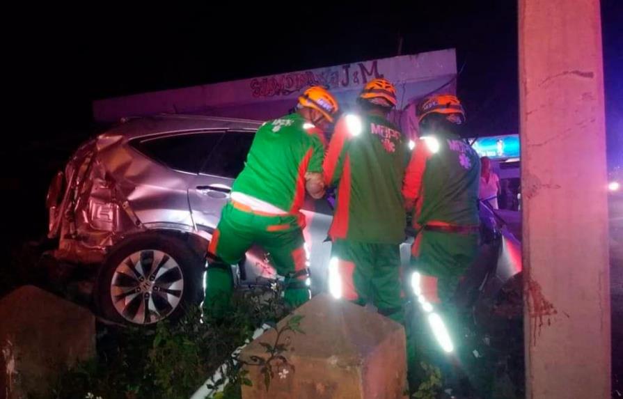 Dos muertos y cuatro heridos en un accidente  en la autopista Duarte
