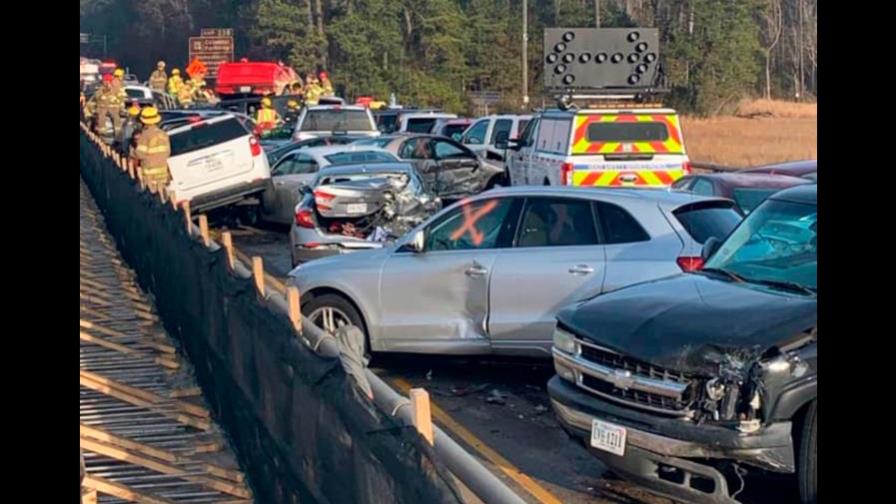 Choque de 63 vehículos en carretera de EEUU deja 35 heridos Choque de 63 vehículos en carretera de EEUU deja 35 heridos