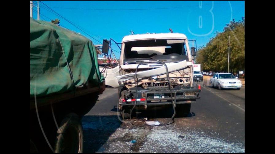 Al menos 17 muertos y 25 heridos al volcar un camión en Nicaragua