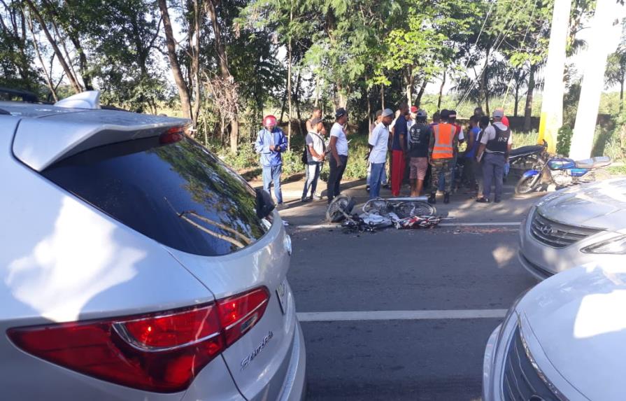 Hombre y mujer que iban en un motor mueren en accidente en la Jacobo Majluta