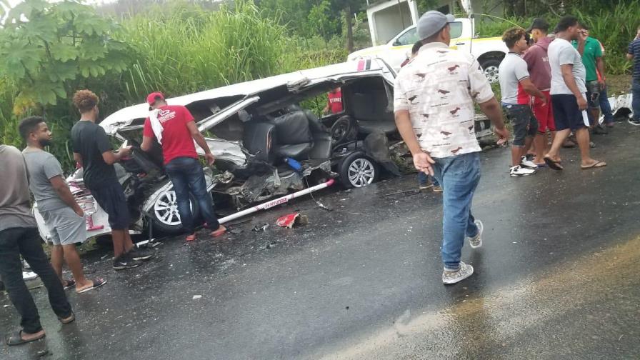 Trasladan cuerpos de fallecidos en accidente de tránsito a Santo Domingo