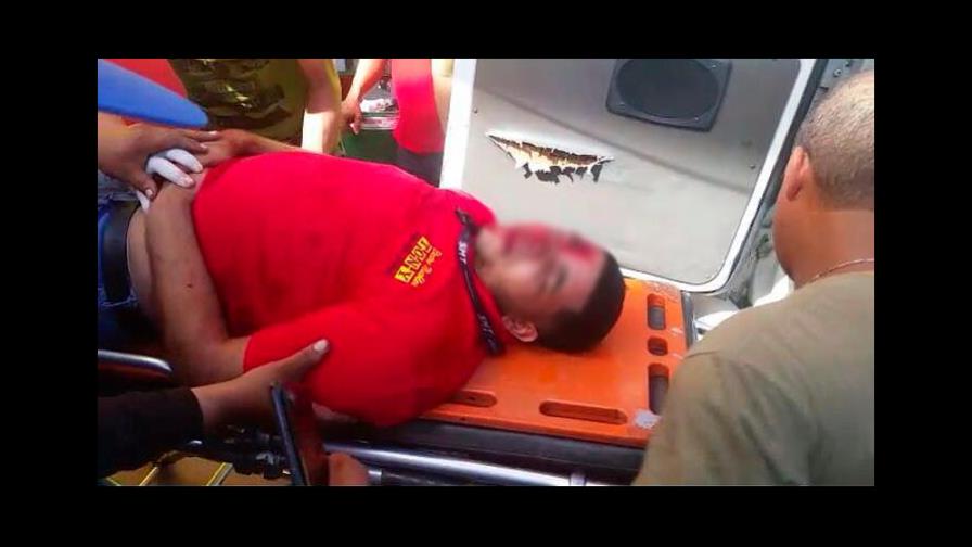 Empleado de mueblería en SFM cae de cuarto piso; su condición es grave