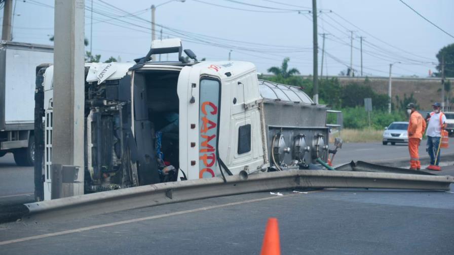 Una mujer muerta y su esposo herido en accidente de tránsito en autopista Joaquín Balaguer 