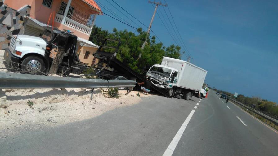 Accidente de tránsito deja dos muertos en autopista Las Américas