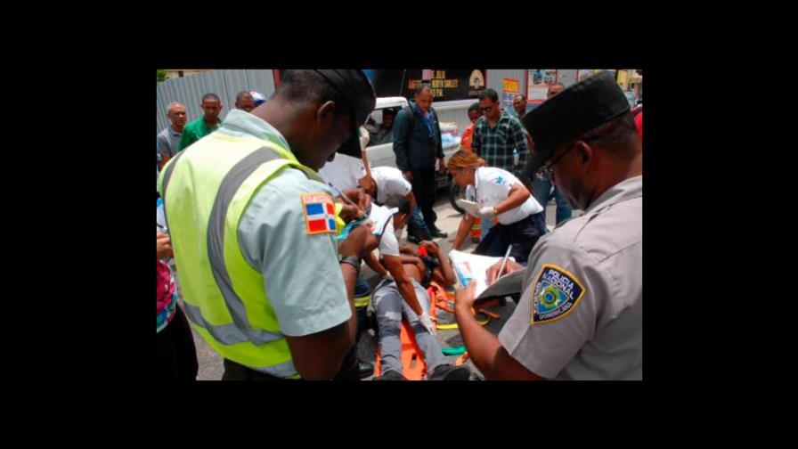 Reportan choque de autobuses de pasajeros en la Marginal de las Américas