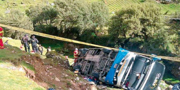 Al menos nueve muertos y 25 heridos deja accidente de tráfico en el sur de Perú
