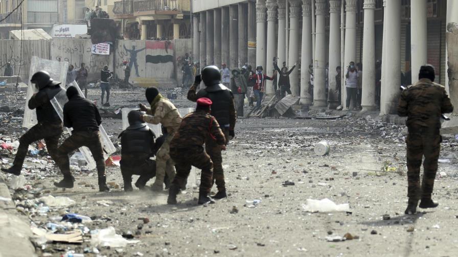 Muere manifestante en Bagdad en choques con fuerzas iraquíes