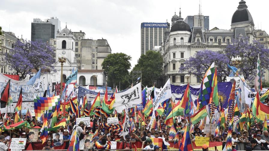 Argentinos y bolivianos se manifiestan a favor de Morales