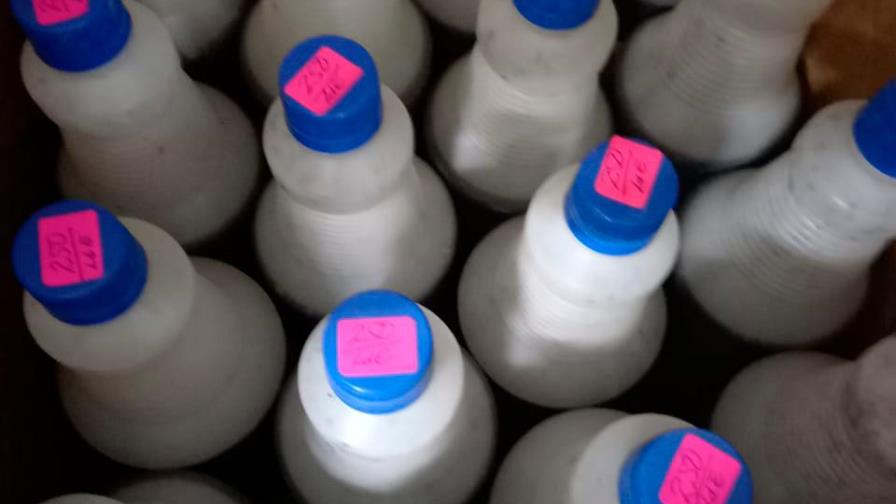 Pro Consumidor incauta químicos para hacer “ácido del diablo” en pueblo donde vivía Yanelis Arias Pro Consumidor incauta químicos para hacer “ácido del diablo” en pueblo donde vivía Yanelis Arias