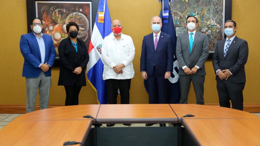 Superintendencia de Bancos e INTEC inician programa formativo para jóvenes profesionales Superintendencia de Bancos e INTEC inician programa formativo para jóvenes profesionales