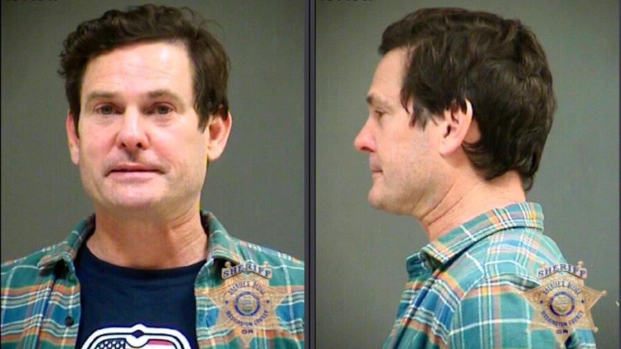 Actor de “E.T.” Henry Thomas es arrestado por conducir ebrio